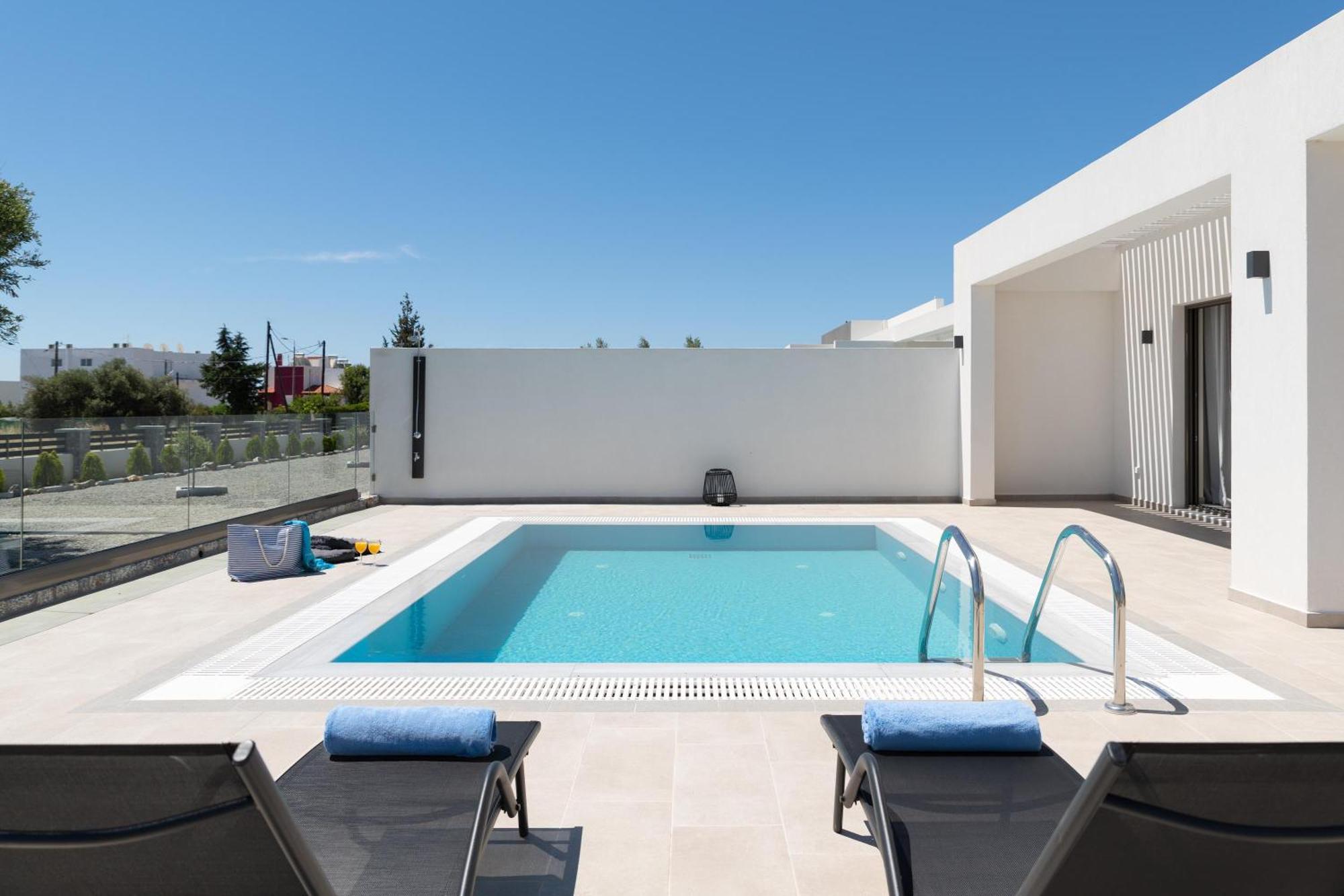 Armonia Suites Gennadi Exterior photo